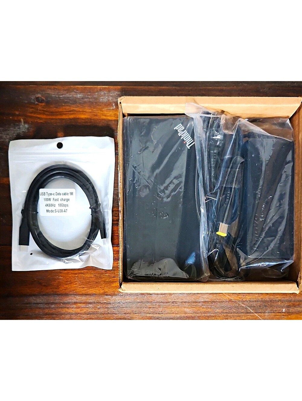 Lenovo ThinkPad Universal USB-C Docking Station 40A Black  ThinkPad